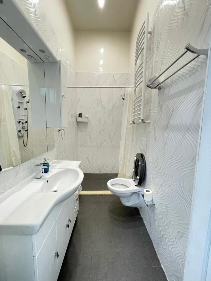 Deluxe Sapphire Residency - 4 BEDROOMS Budapest Eksteriør billede
